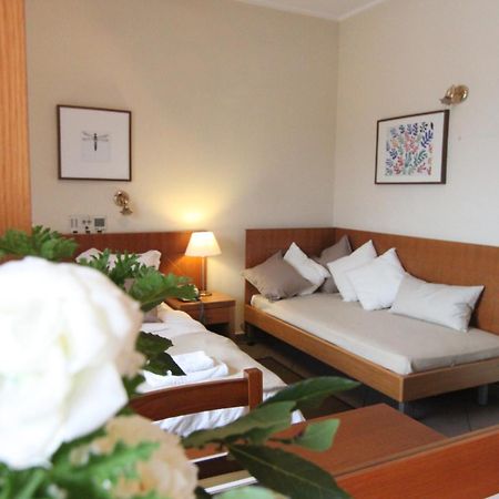 Achillion Hotel Atenas Exterior foto