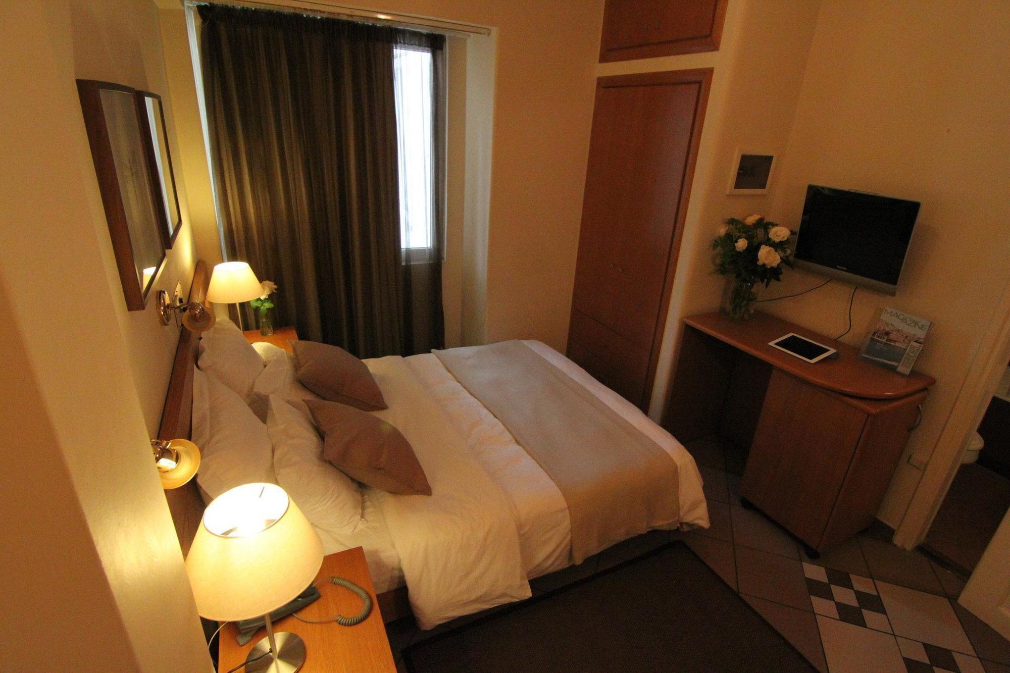 Achillion Hotel Atenas Exterior foto