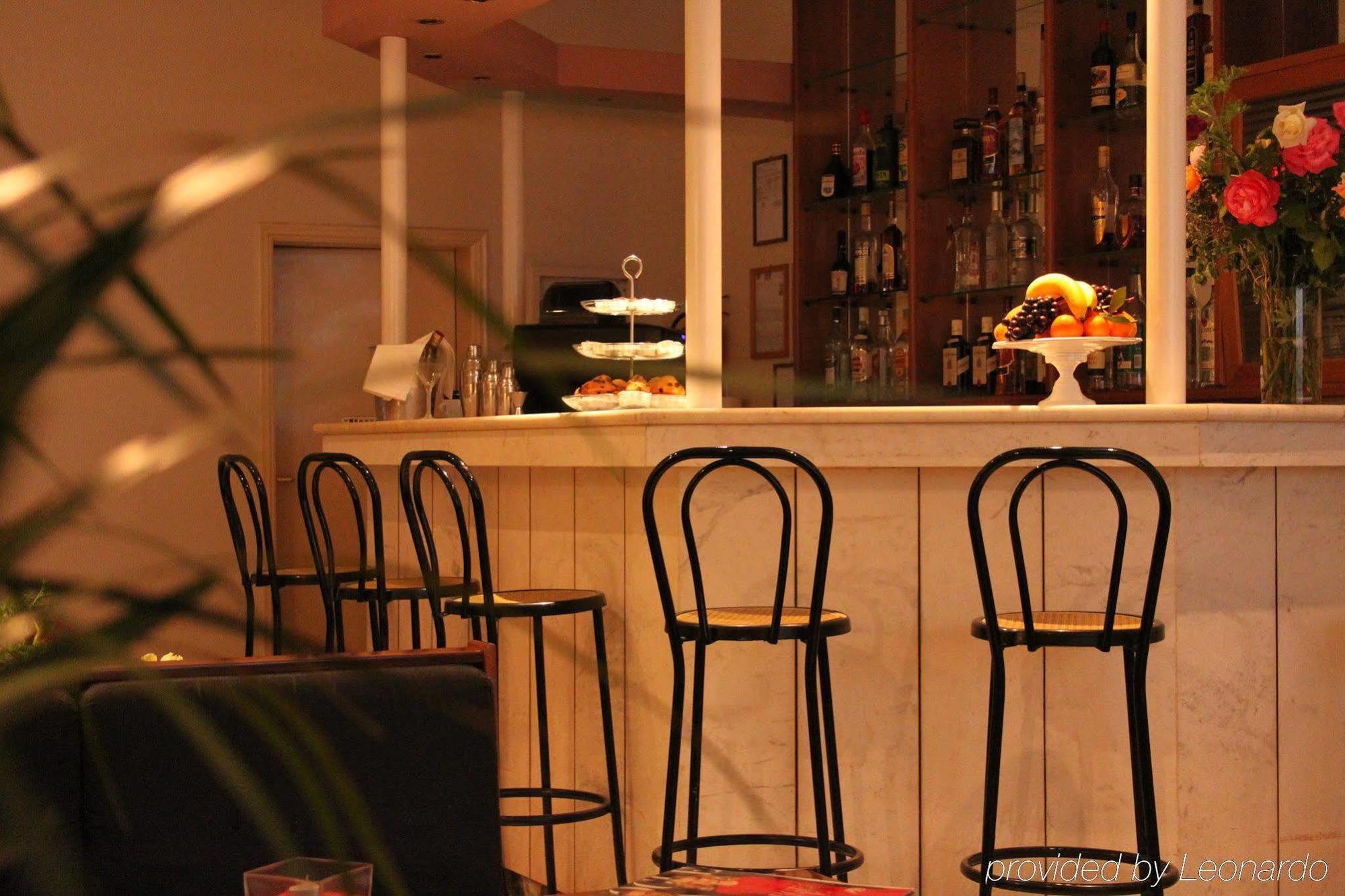 Achillion Hotel Atenas Exterior foto